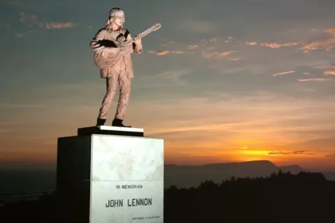 John Lennon Monument, Parque John Lennon in Lima, Peru